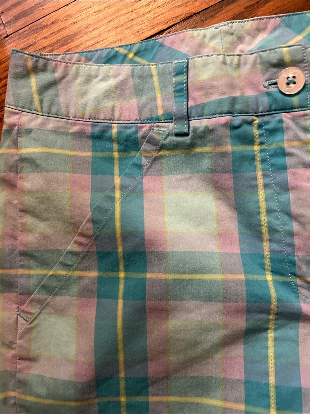 Lilly Pulitzer Pastel Plaid Women’s Bermuda Shorts - Aqua, Pink, Yellow Size 2P - Picture 4 of 16